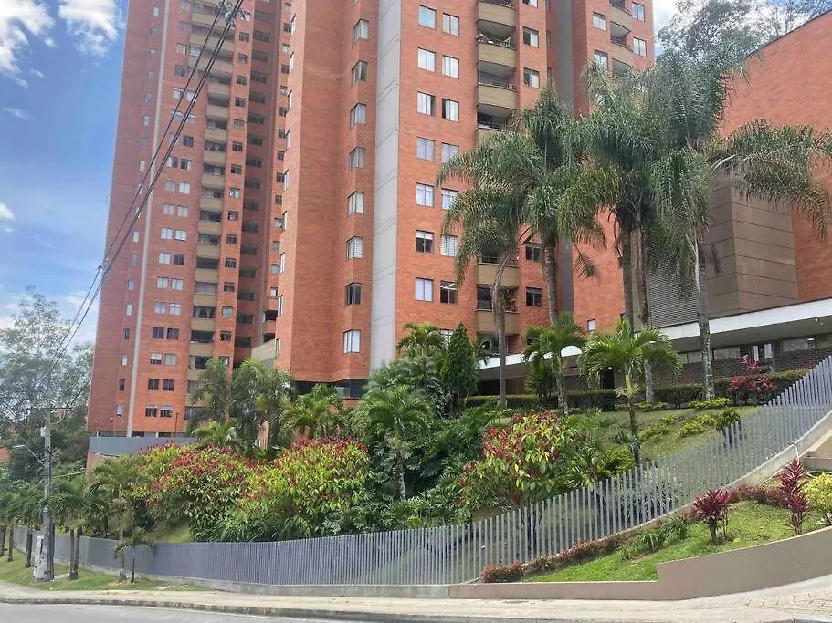 Entre Palmas De San Diego 6 Pax Medellin Colombia