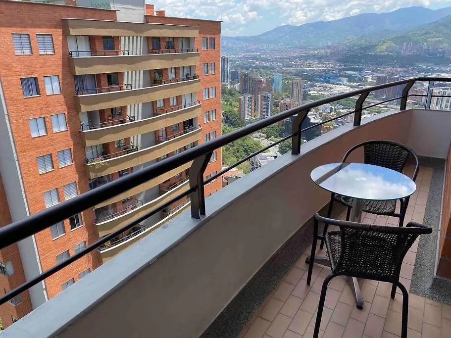 Entre Palmas De San Diego 6 Pax Medellin 0*,