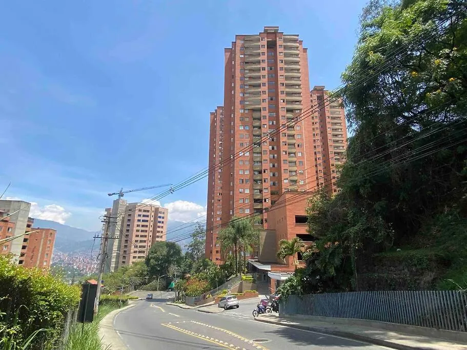 Entre Palmas De San Diego 6 Pax Medellin 0*,  Colombia